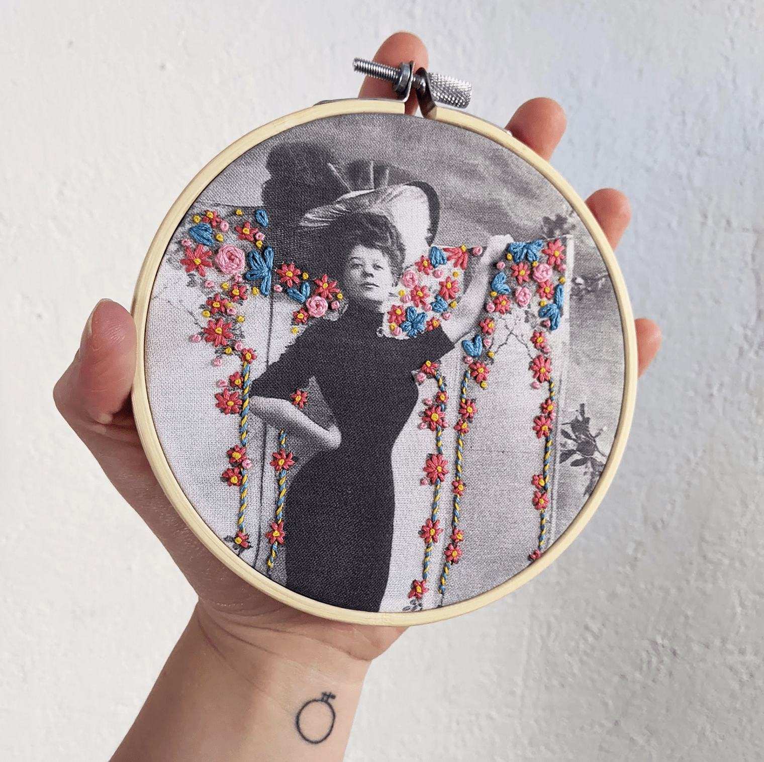 The Woman at the Screen - French Embroidery Kit 2 The Woman at the Screen - French Embroidery Kit - Image 2