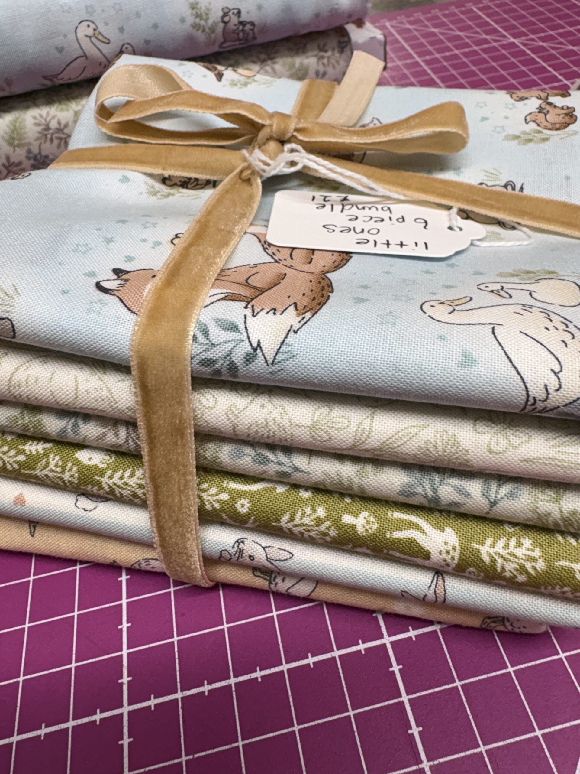 Little Ones - Hugs- Cotton Sheeting 3 Little Ones - Hugs- Cotton Sheeting - Image 3